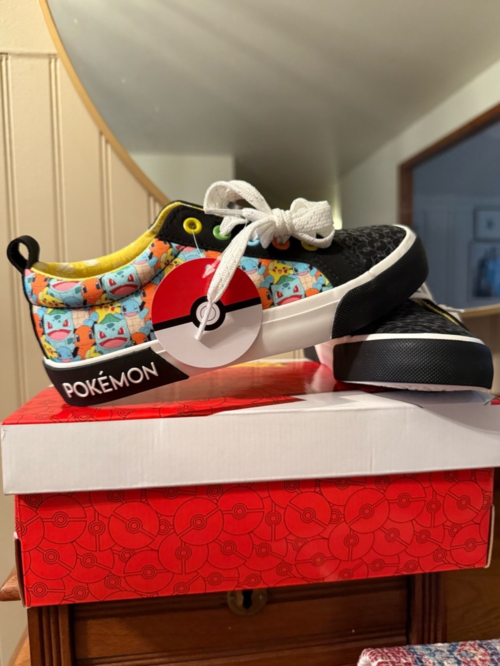 Kids' Low-Top Sneakers with Bulbasaur Print - Black/Multi
